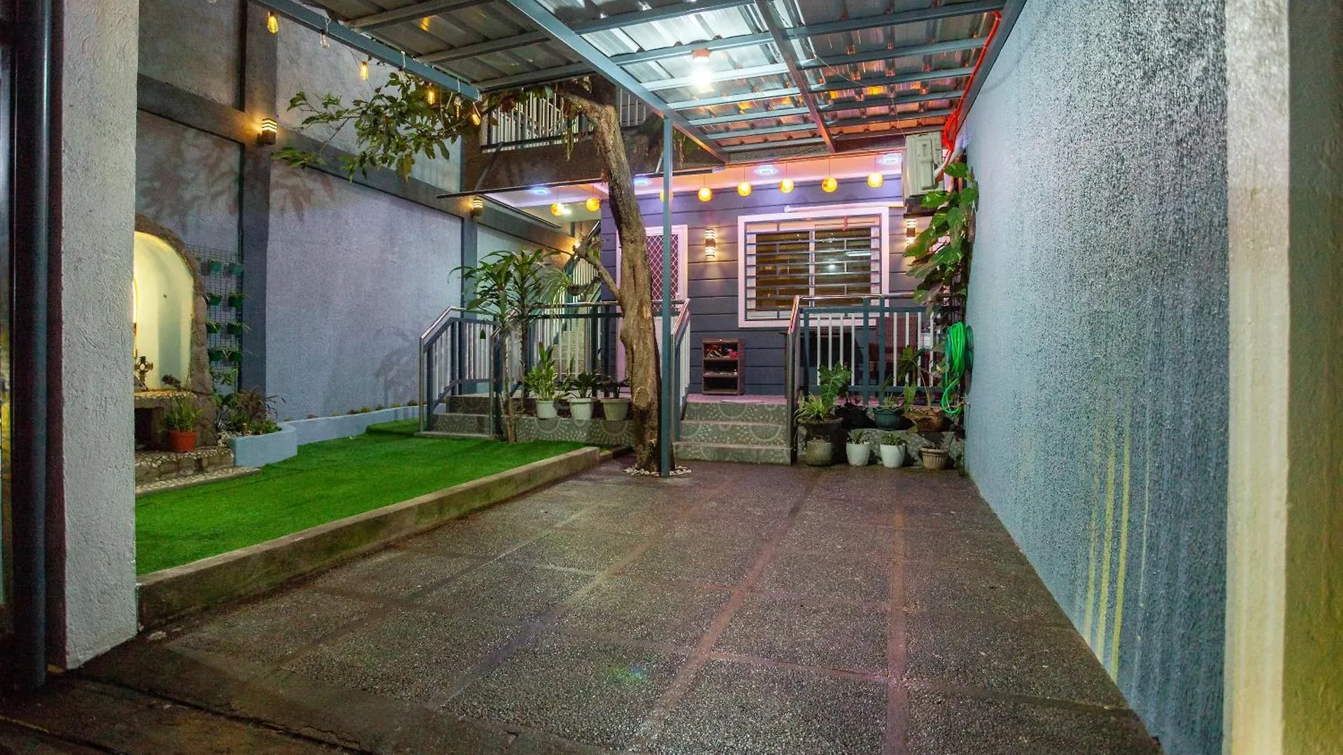 Vakantiehuis Triple A Residence Angeles City, Pampanga